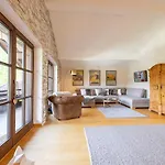 Dachgeschoss Akelei Am Fusse Der Zugspitze Apartman