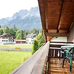 Dachgeschoss Akelei Am Fusse Der Zugspitze Apartman Grainau