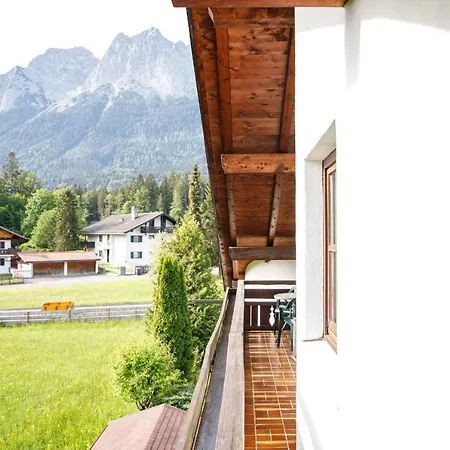 Daire Dachgeschoss Akelei Am Fusse Der Zugspitze Grainau