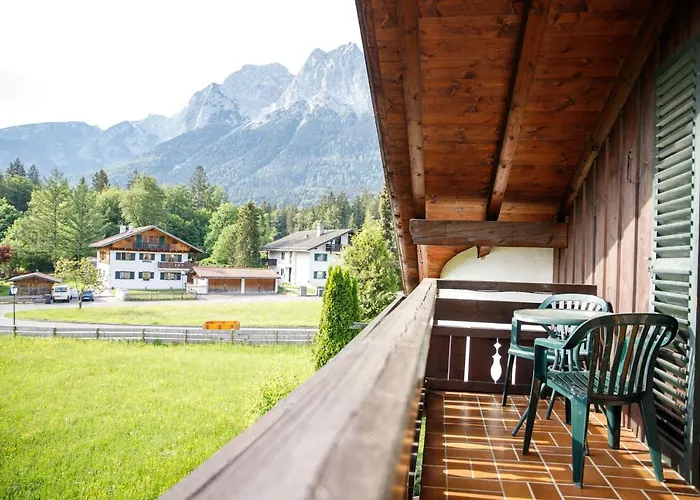 Dachgeschoss Akelei Am Fusse Der Zugspitze 아파트 그라이나우